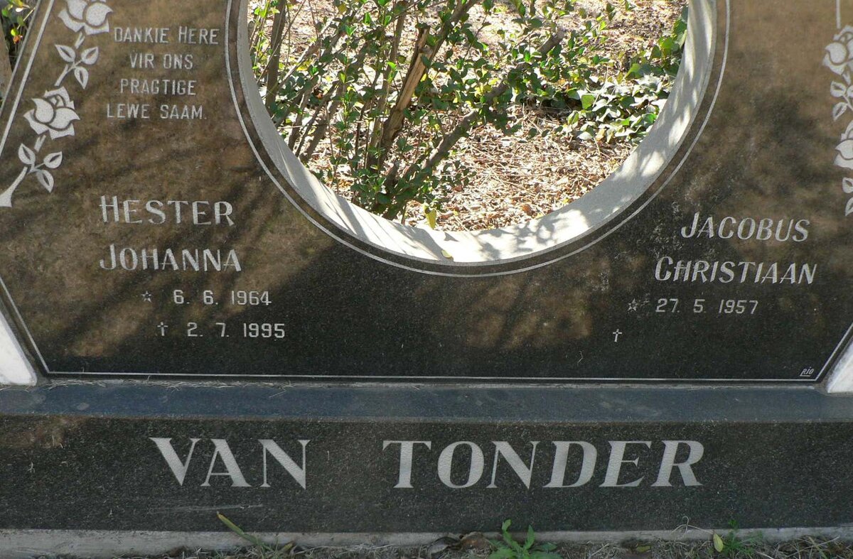 TONDER Jacobus Christiaan, van 1957- &amp; Hester Johanna 1964-1995
