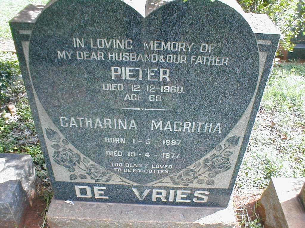 VRIES Pieter, de -1960 &amp; Catharina Magritha 1897-1977