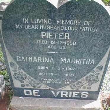 VRIES Pieter, de -1960 &amp; Catharina Magritha 1897-1977