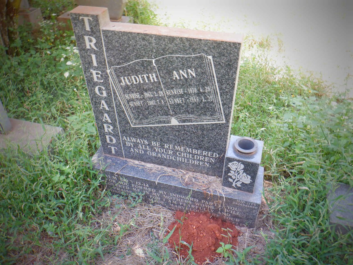 TRIEGAARDT Ann 1930-1986 :: TRIEGAARDT Judith 1963-2007