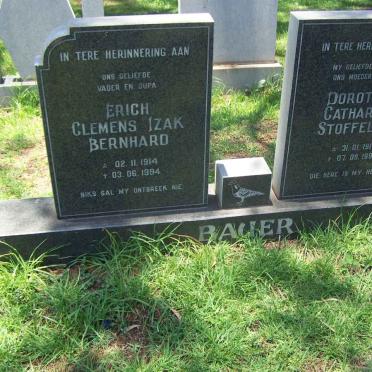 BAUER Erich Clemens Izak Bernhard 1914-1994 &amp; Dorothea Catharina Stoffelina 1915-1992