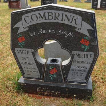 COMBRINK David Hermanus 1916-2003 &amp; Petronella Erndina 1918-2012