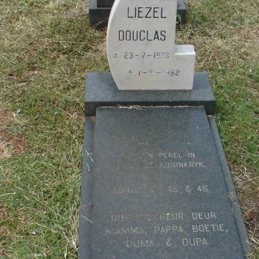 DOUGLAS Liezel 1973-1982