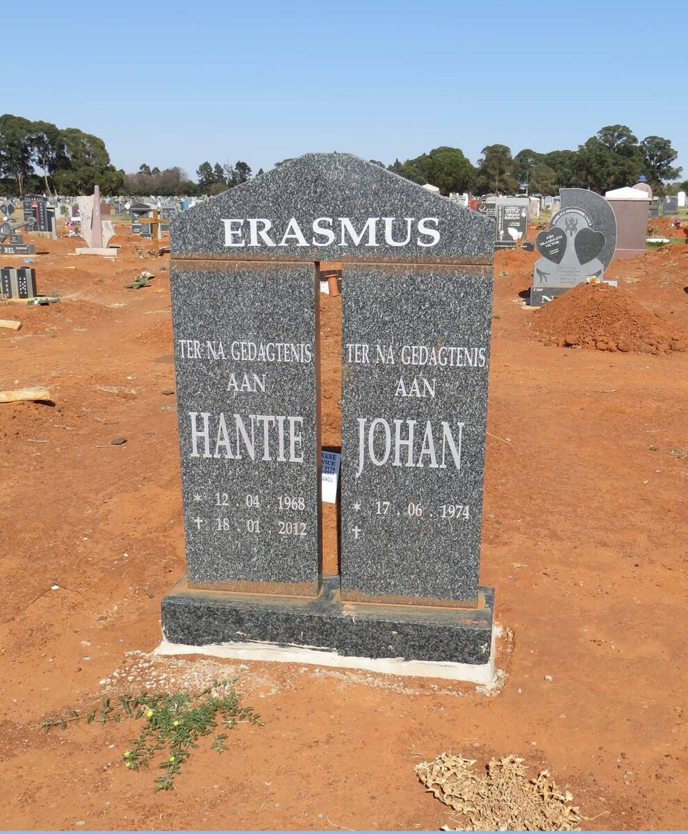 ERASMUS Johan 1974- &amp; Hantie 1968-2012
