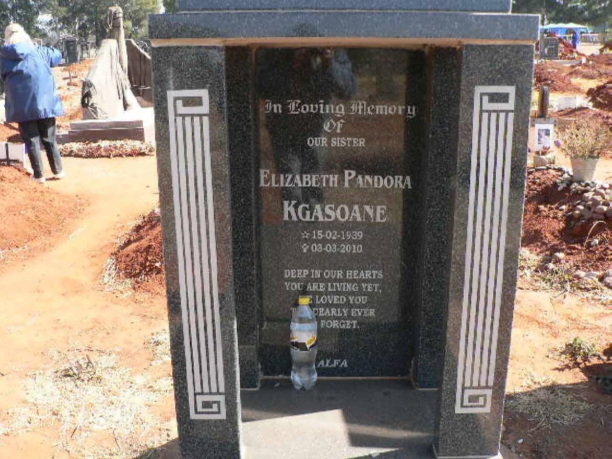 KGASOANE Elizabeth Pandora 1939-2010