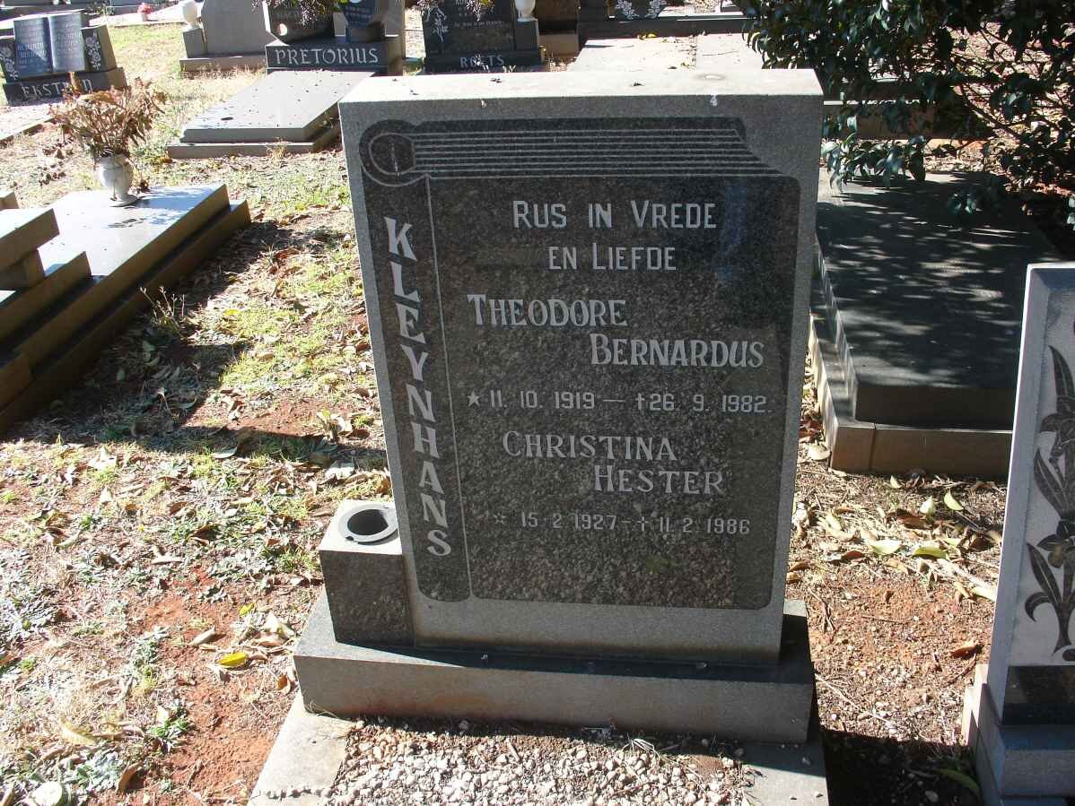 KLEYNHANS Theodore Bernardus 1919-1982 &amp; Christina Hester 1927-1986