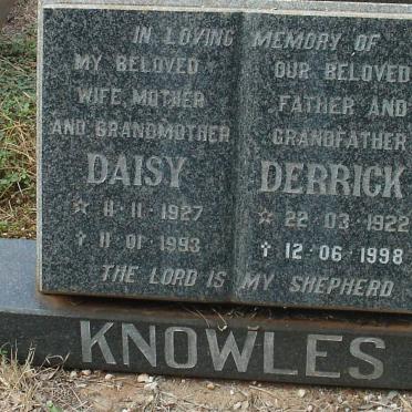KNOWLES Derrick 1922-1998 &amp; Daisy 1927-1993