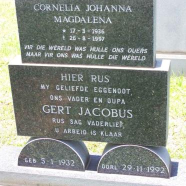 KNOESEN Gert Jacobus  1932-1992 &amp; Cornelia Johanna Magdalena 1936-1997
