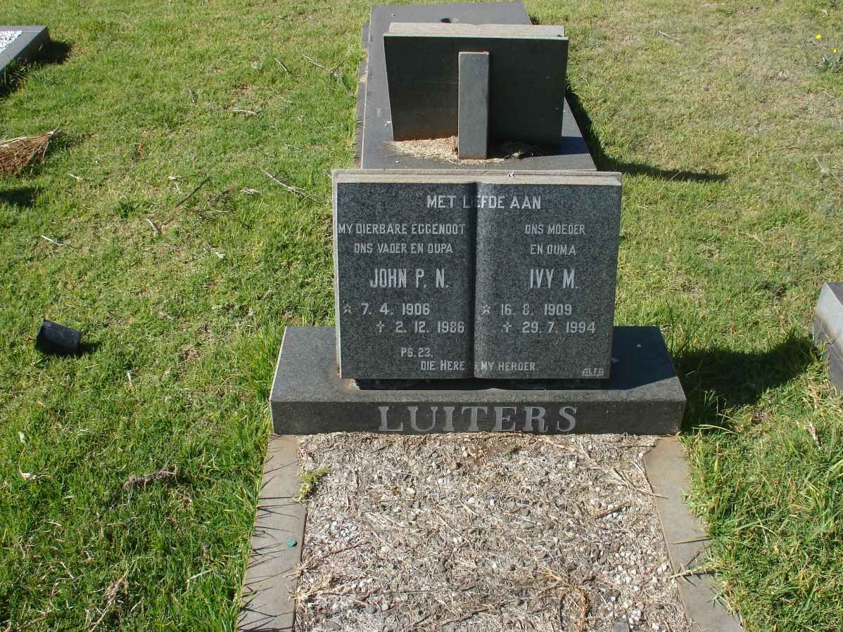 LUITERS John P.N. 1906-1986 &amp; Ivy M. 1909-1994