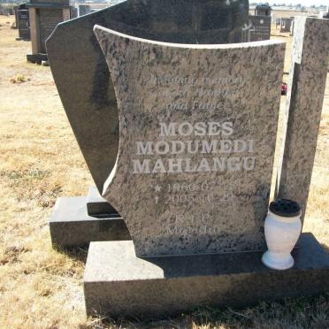 MAHLANGU Moses Modumedi 1960-2005
