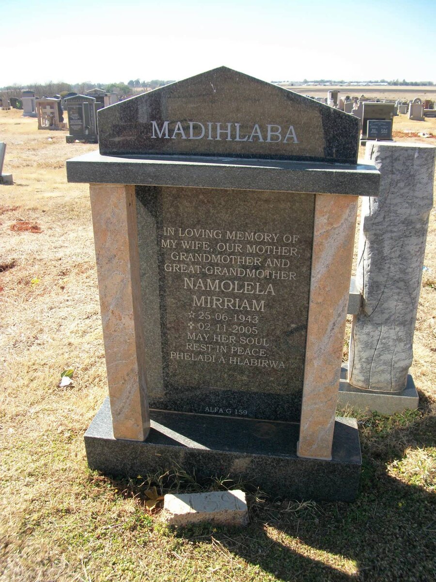 MADIHLABA Namolela Mirriam 1943-2006