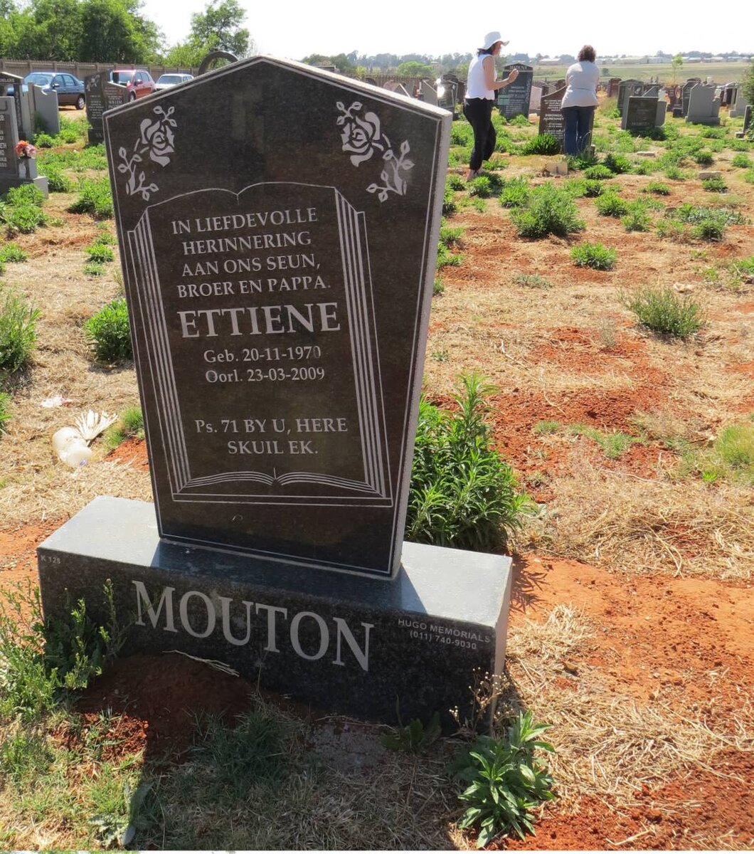 MOUTON Ettiene 1970-2009