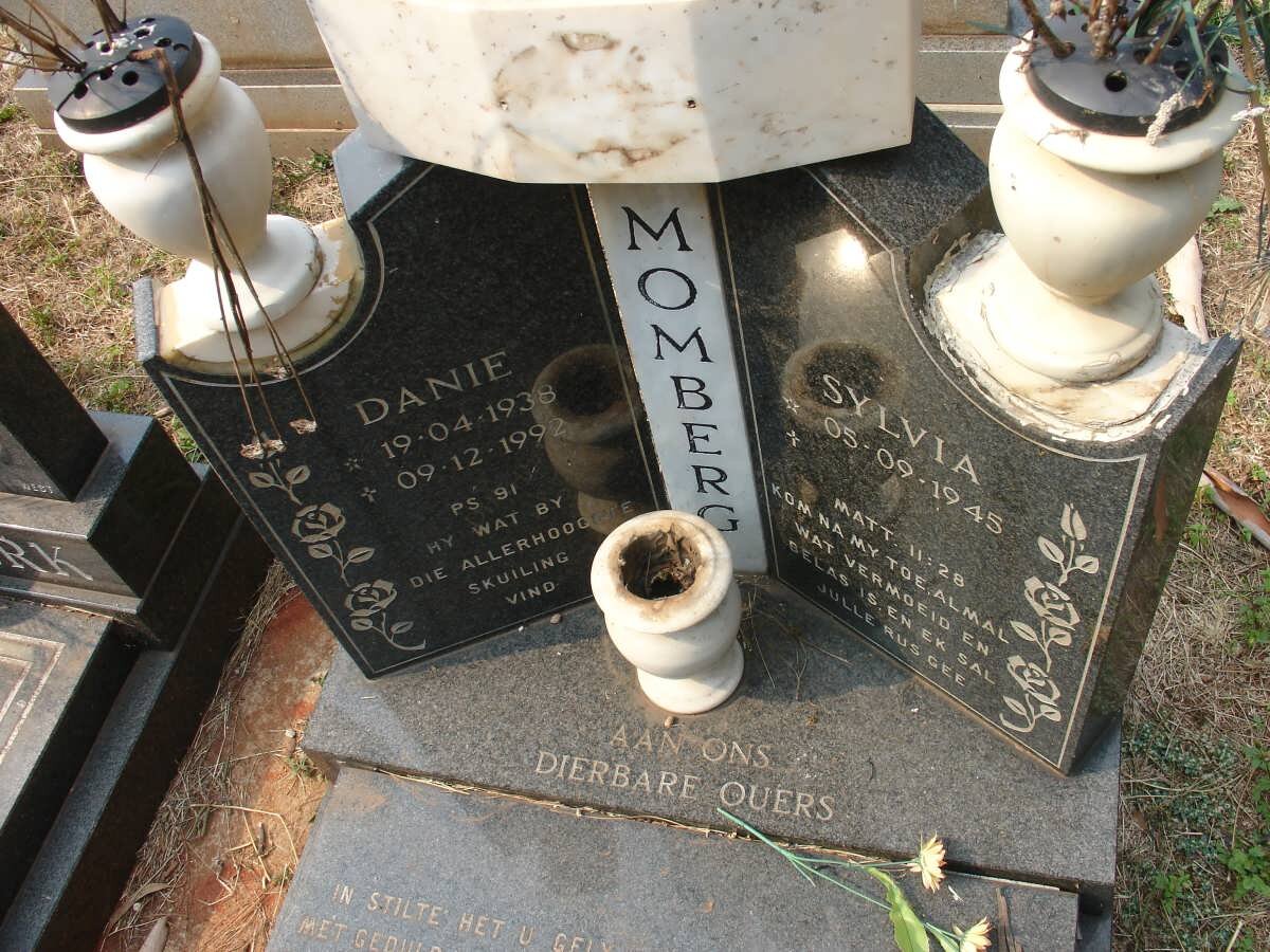 MOMBERG Danie 1938-1992 &amp; Sylvia 1945-