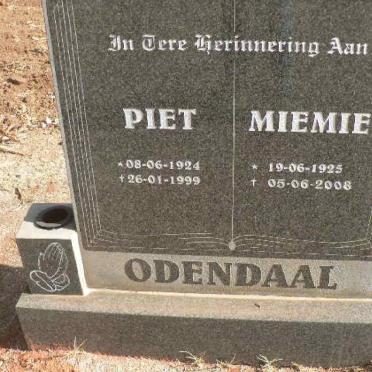 ODENDAAL Piet 1924-1999 &amp; Miemie 1925-2008
