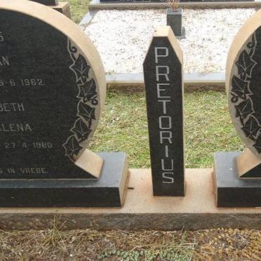 PRETORIUS Matthys Christian 1895-1962 &amp; Elizabeth Magdalena 1908-1980 :: VAN AARDE Gertruida Johanna 1936-1965