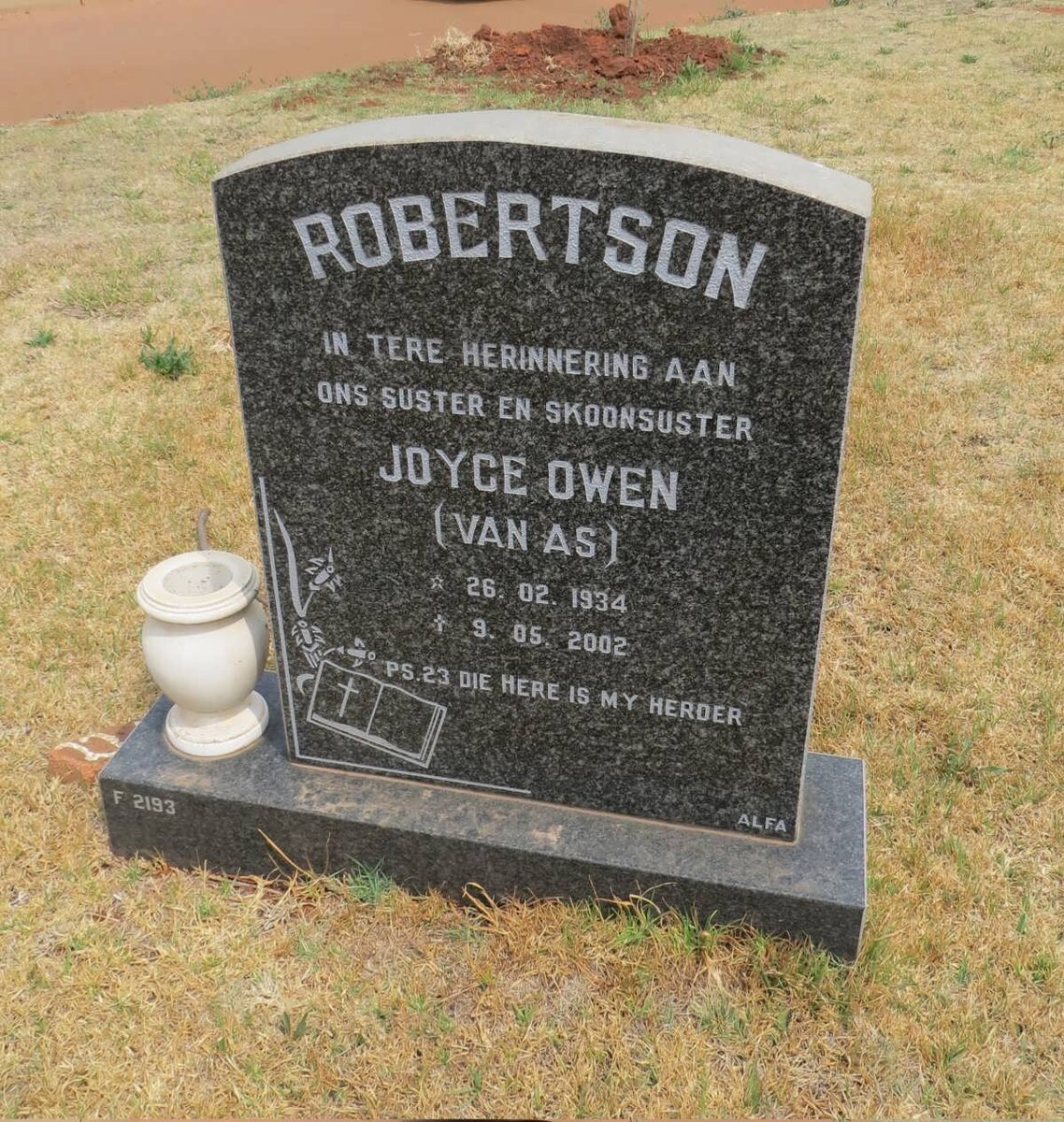 ROBERTSON Joyce Owen nee VAN AS 1934-2002
