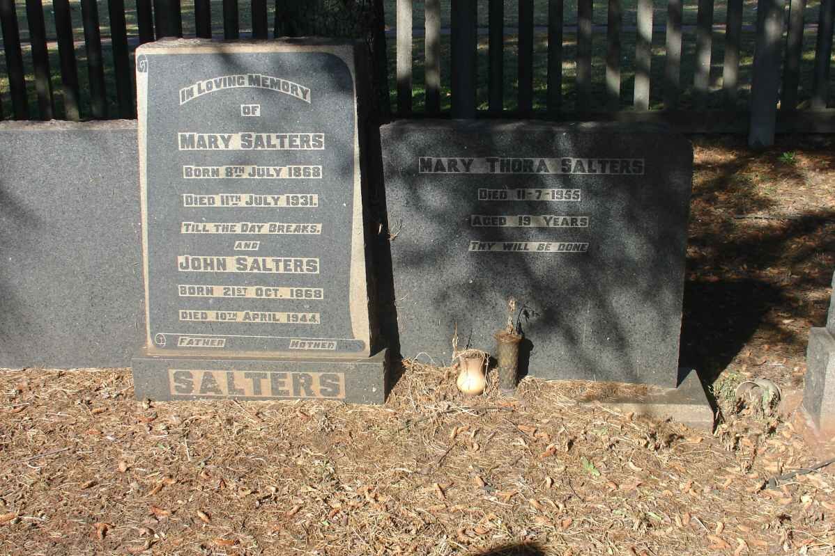 SALTERS John 1868-1944 &amp; Mary 1868-1931 :: SALTERS Mary Thora -1955