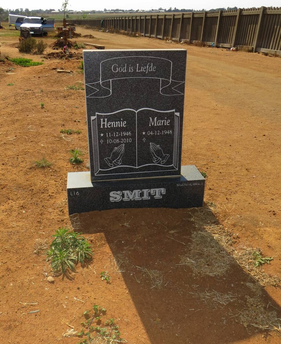 SMIT Hennie 1946-2010 &amp; Marie 1948-