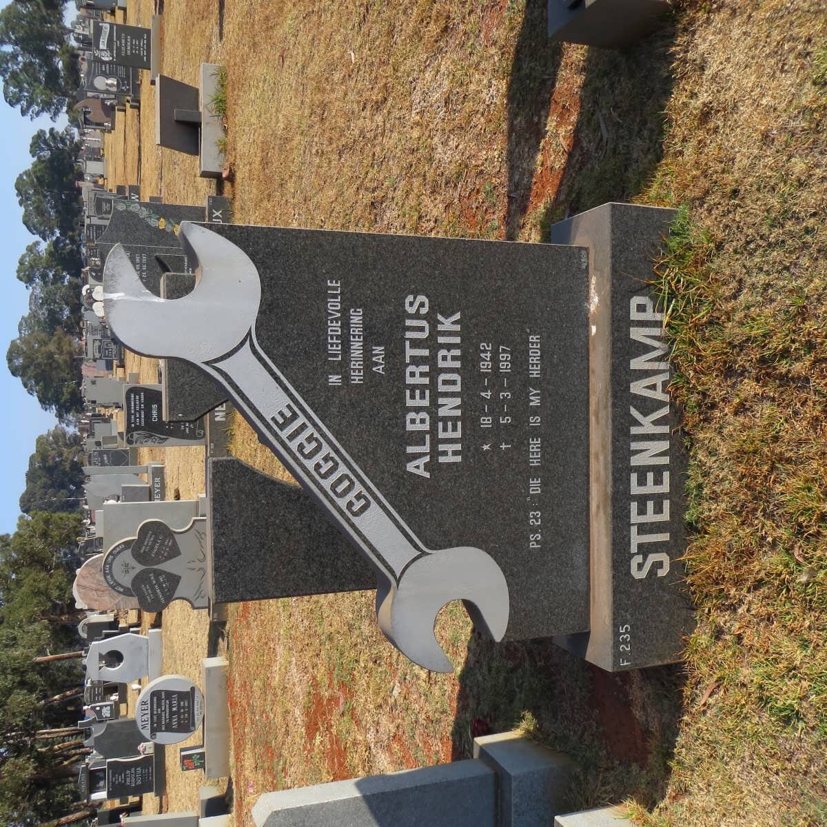 STEENKAMP Albertus Hendrik 1942-1997