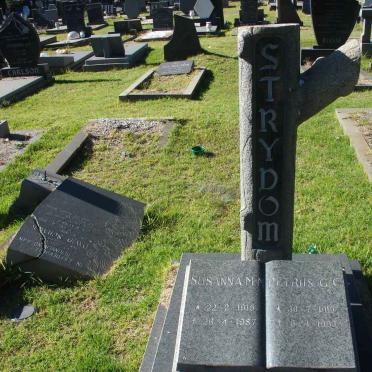 STRYDOM Petrus G.C. &amp; Susanna M. 1915-1987