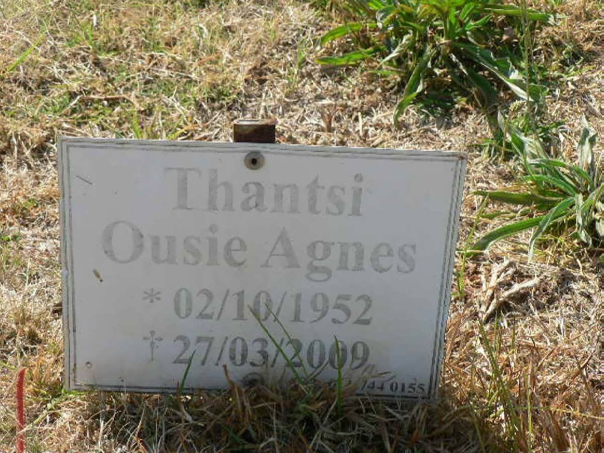 THANTSI Agnes 1952-2009