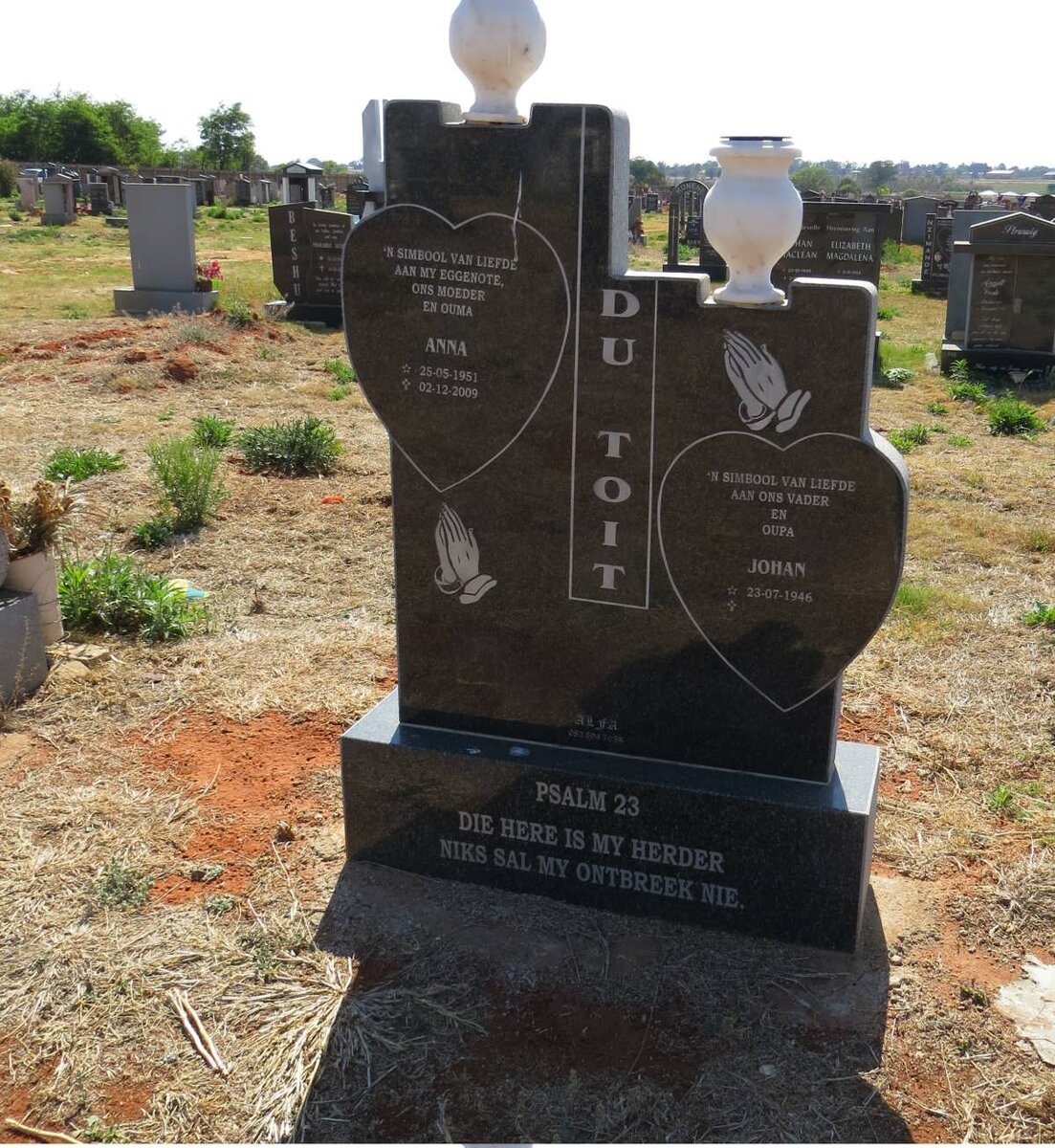 TOIT Johan, du 1946- &amp; Anna 1951-2009