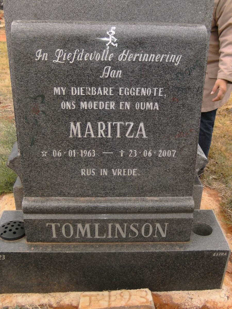 TOMLINSON Maritza 1963-2007
