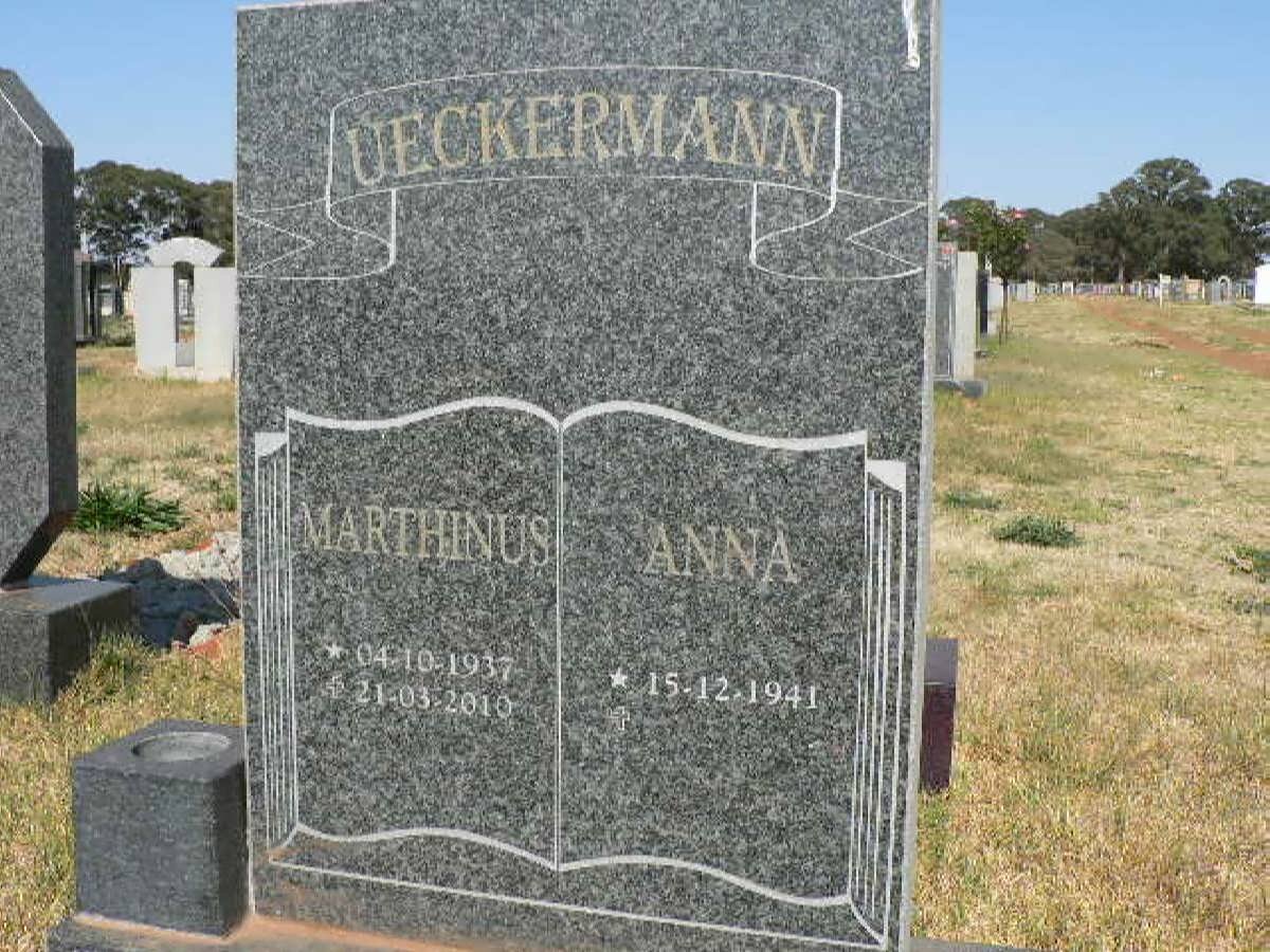 UECKERMANN Marthinus 1937-2010 &amp; Anna 1941-