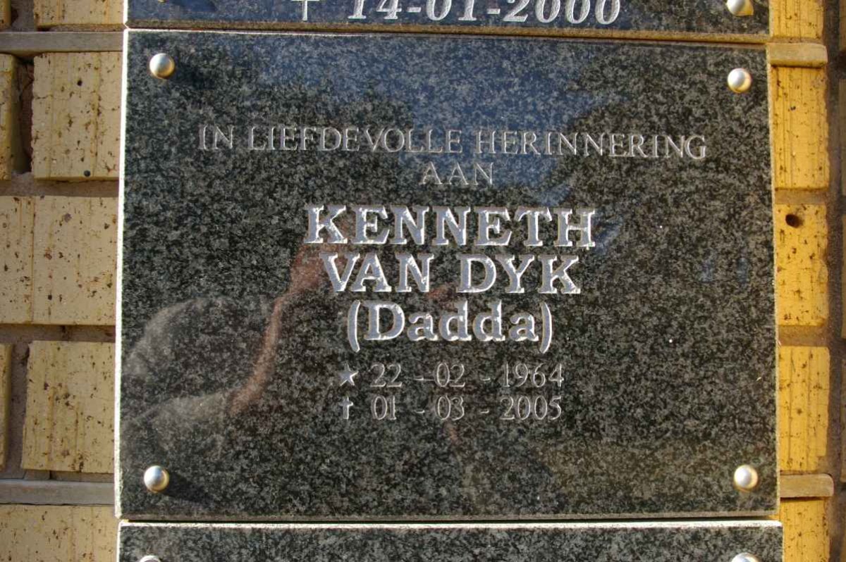 DYK Kenneth, van 1964-2005