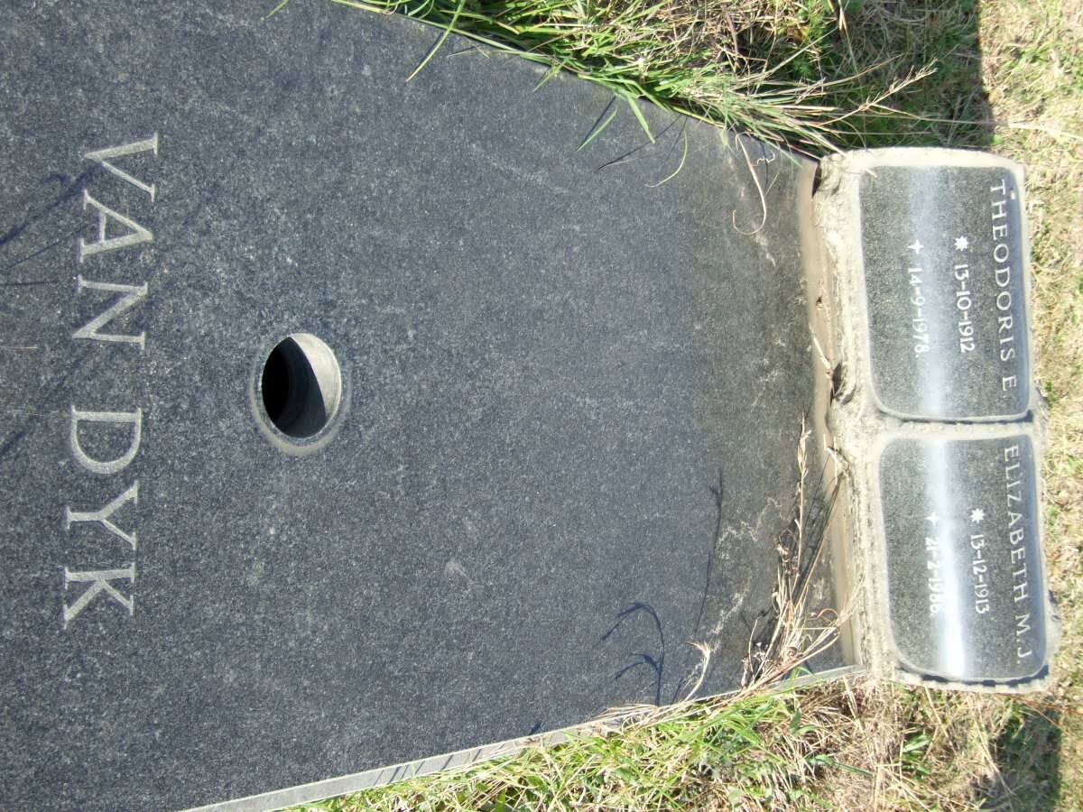 DYK Theodoris E.,van 1912-1978 &amp; Elizabeth M.J. 1913-1986