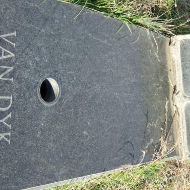 DYK Theodoris E.,van 1912-1978 &amp; Elizabeth M.J. 1913-1986