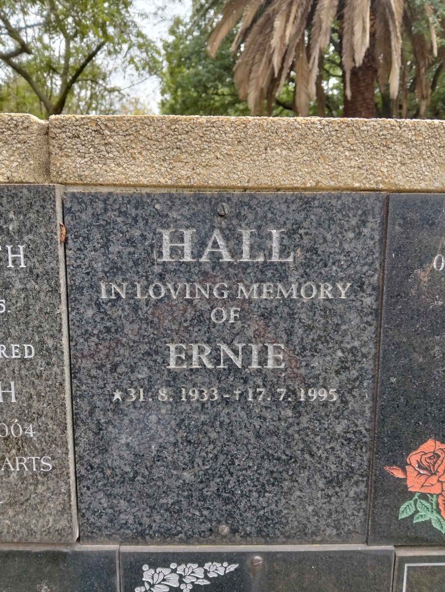HALL Ernie 1933-1995