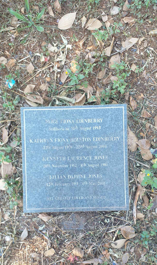 JONES Kenneth Laurence 1912-1981 & Lilian Daphne 1911-2006 :: EDINBERRY Paige Fiona 1993-1993 :: EDINBERRY  Kathryn Fiona Houston 1976-2004 
