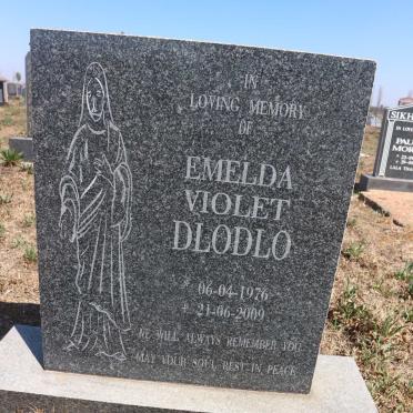 DLODLO Emelda Violet 1976-2009