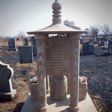 LETSIRI Madige Bennett 1946-2010