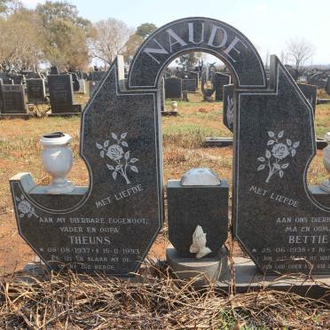NAUDE Theuns 1937-1993 &amp; Bettie 1938-2005