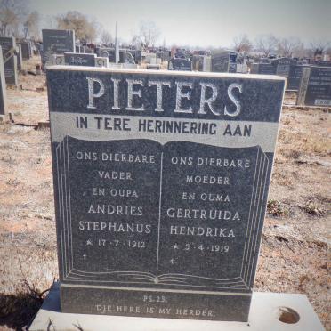 PIETERS Andries Stephanus 1912- &amp; Gertruida Hendrika 1919-