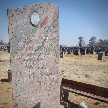 RAMELAPHANE Daniel Siphiwe 1973-1998