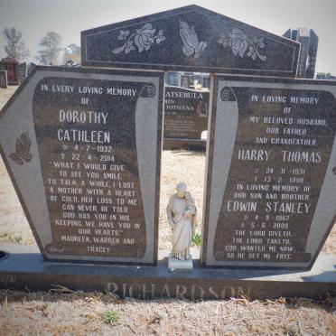 RICHARDSON Harry Thomas 1931-1998 &amp; Dorothy Cathleen 1932-2014 :: RICHARDSON Edwin Stanley 1962-2009