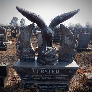 VERSTER Hannie 1948-2002 &amp; Herriet 1952-