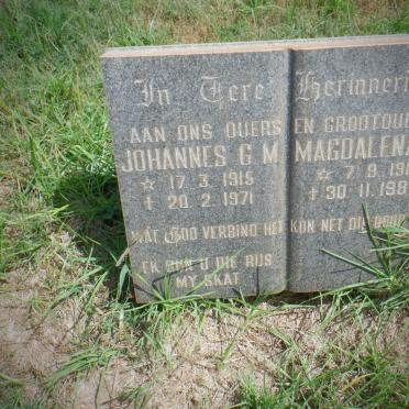 ? Johannes G.M. 1915-1971 &amp; Magdalena H. 1917-1984
