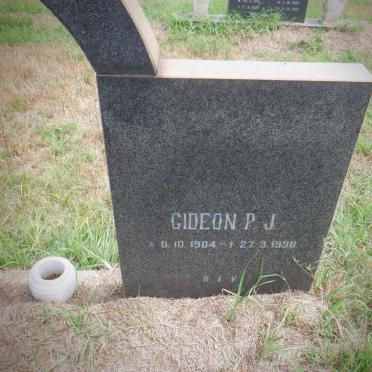 ? Gideon P.J. 1904-1998 &amp; Francina Johanna 1911-1972