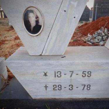 ? Adine 1959-1978 :: ? Olive 1921-1983