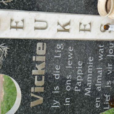 BEUKES Vickie 1970-2002