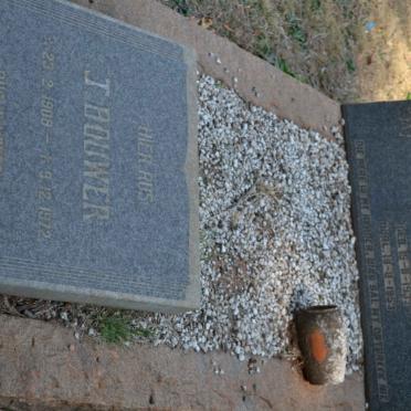 BOUWER J. 1908-1972 :: BOUWER Joyce 1933-1953 