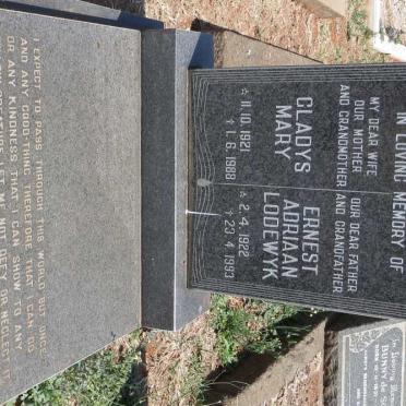 KRUGER Ernest Adriaan Lodewyk 1922-1993 &amp; Gladys Mary 1921-1988