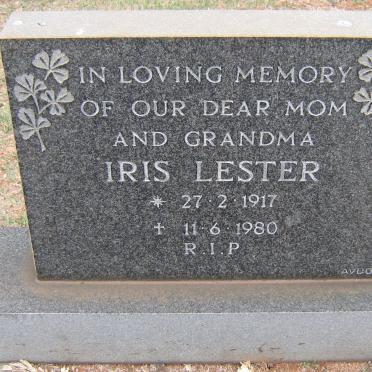 LESTER Iris 1917-1980
