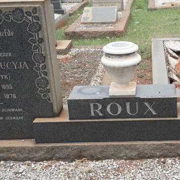 ROUX Gert Cornelius 1881-1962 &amp; Hendrika Loucyja VAN WYK 1895-1976