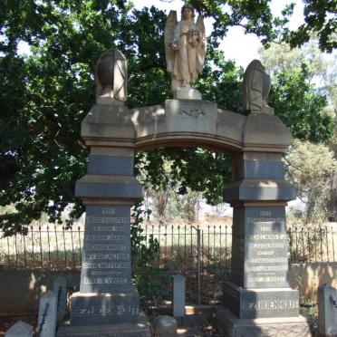 BEZUIDENHOUT Frederik Jakobus 1851-1924 &amp;  Wilhelmina C.J. MEYER 1853-1927