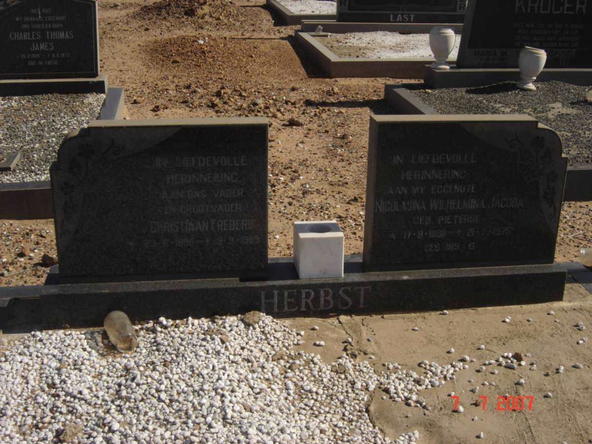 HERBST Christiaan Frederik 1898-1989 &amp; Nicolasina Wilhelmina Jacoba PIETERSE 1898-1975